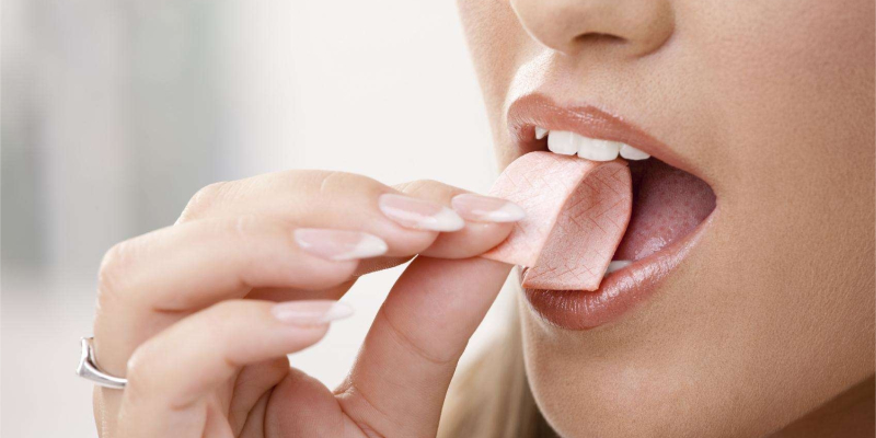 Nhai kẹo cao su không tốt cho răng