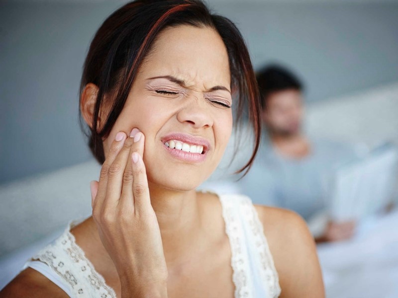 Làm gì khi bị đau nhức răng trong cùng hàm dưới