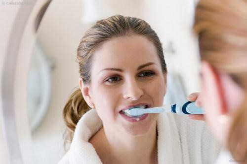 Cách vệ sinh chăm sóc răng miệng sau khi nhổ răng khôn
